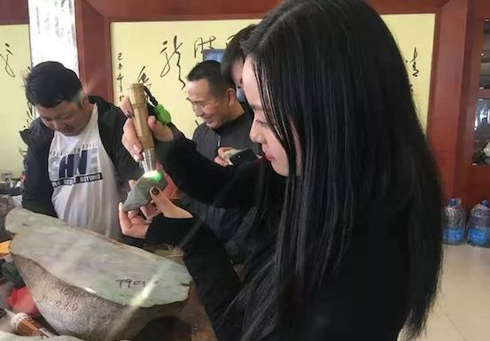 翡翠赌石毛料鉴定评估师班